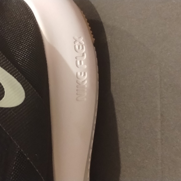 Nike Flex TR9 Women's Shoes 6 EUC - Picture 3 of 10